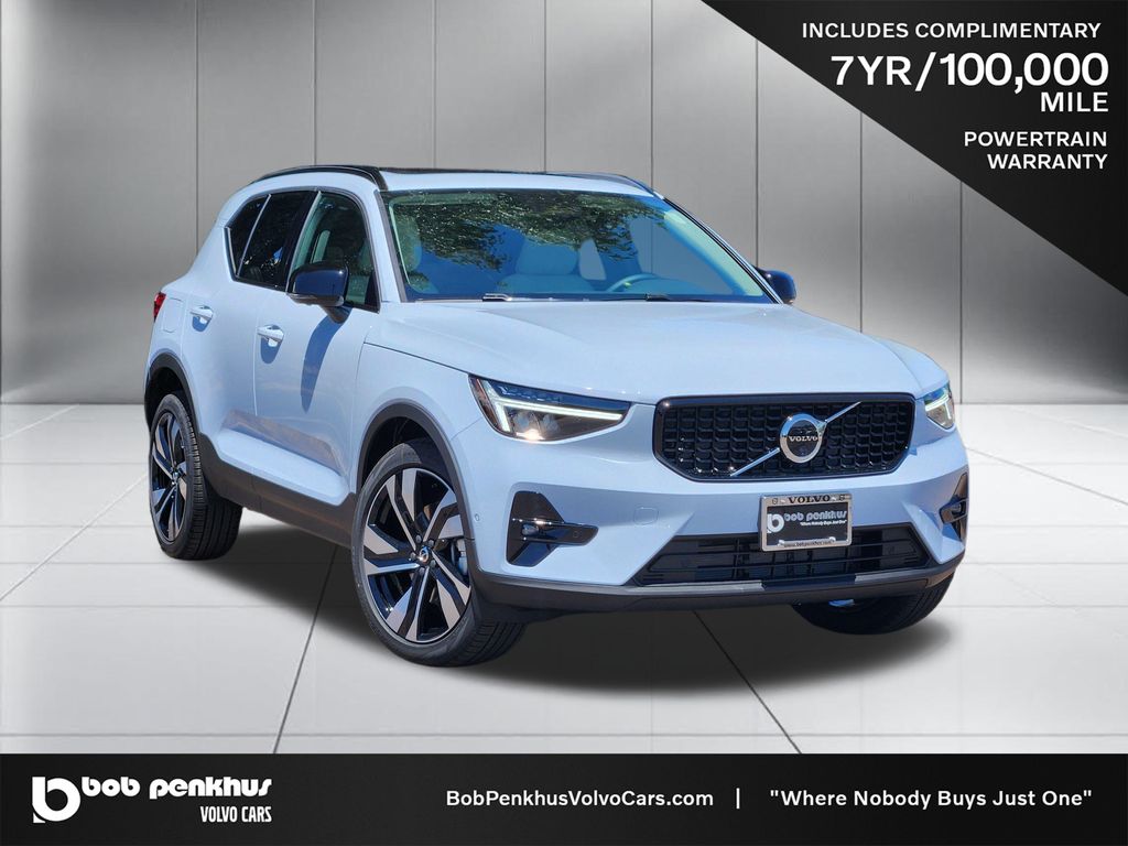 2026 Volvo XC40 B5 Plus