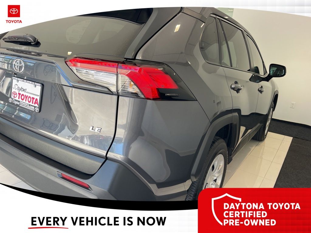 2024 Toyota RAV4 LE - Photo 15