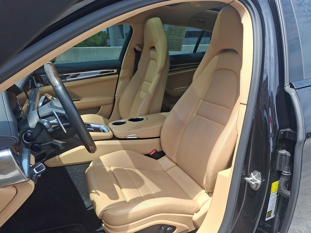 Thumbnail: 2023 Porsche Panamera - 5