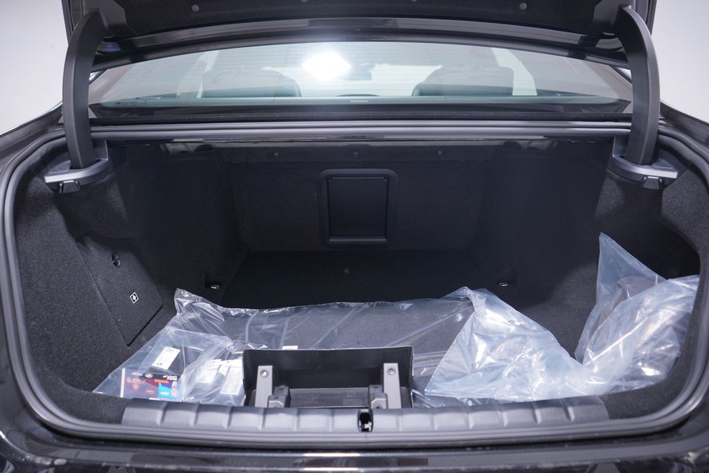 Thumbnail: 2026 BMW i7 - 19