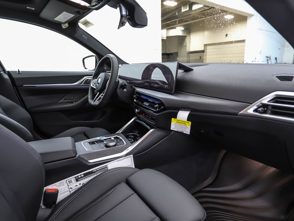 Thumbnail: 2026 BMW i4 - 30