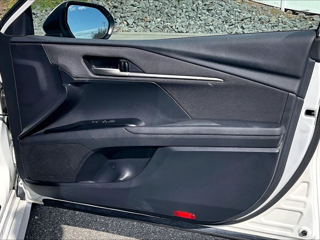 2025 Toyota Camry — photo 12