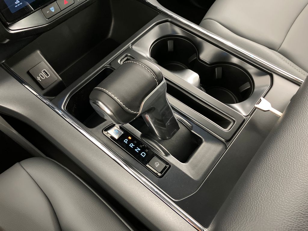 2025 Ford F-150 Lightning photo 21