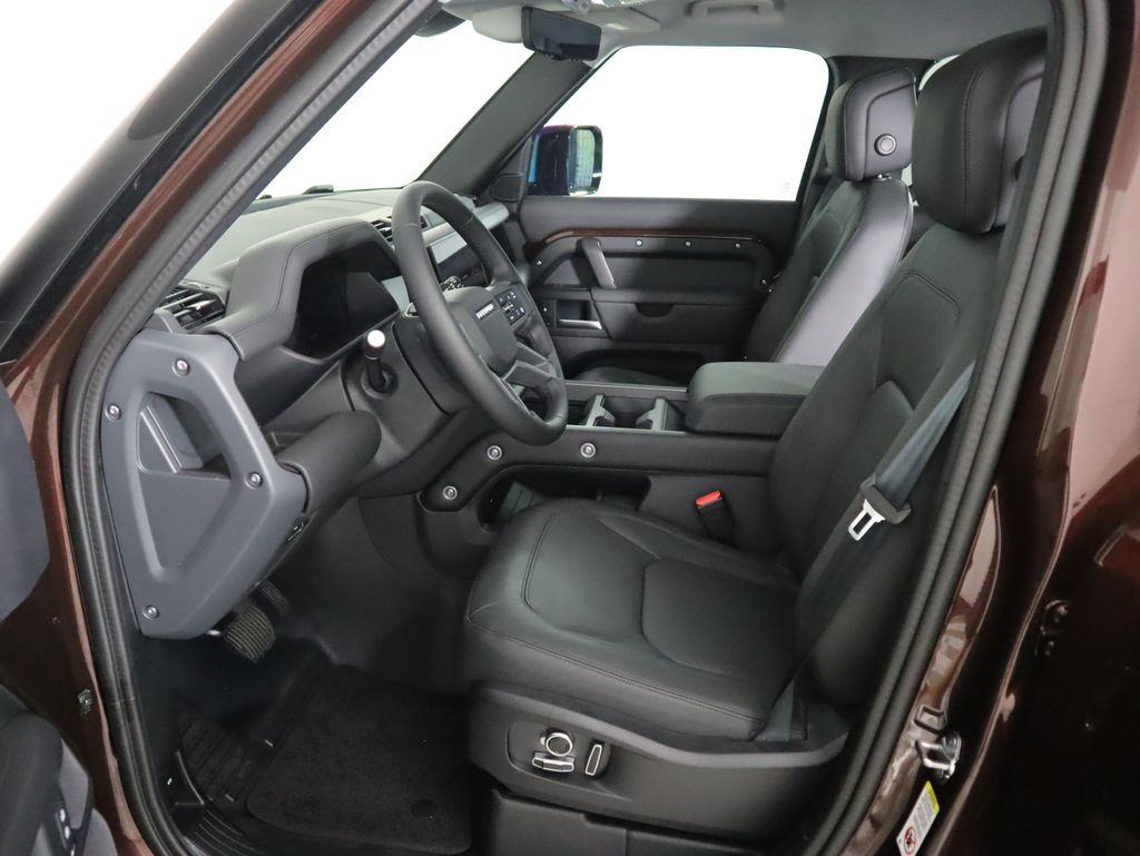 Thumbnail: 2025 Land Rover Defender - 21