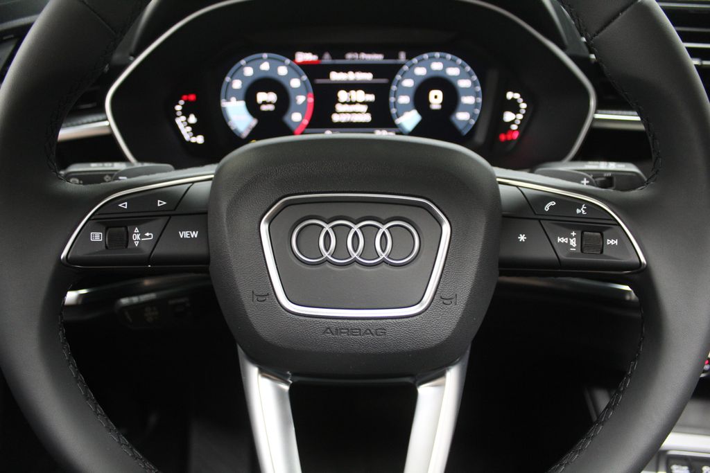 Thumbnail: 2025 Audi Q3 - 23