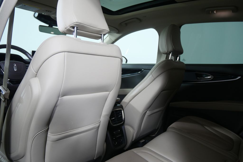 Thumbnail: 2021 Lincoln Nautilus - 15