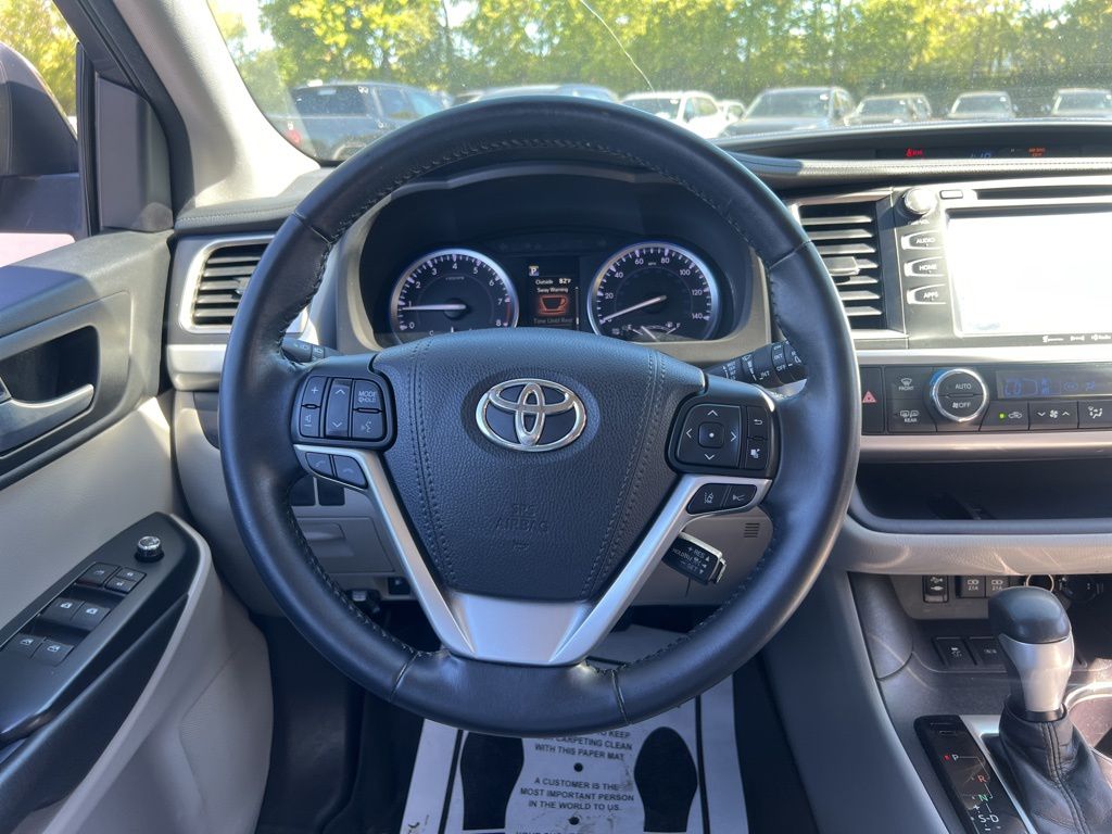 Thumbnail: 2018 Toyota Highlander - 13
