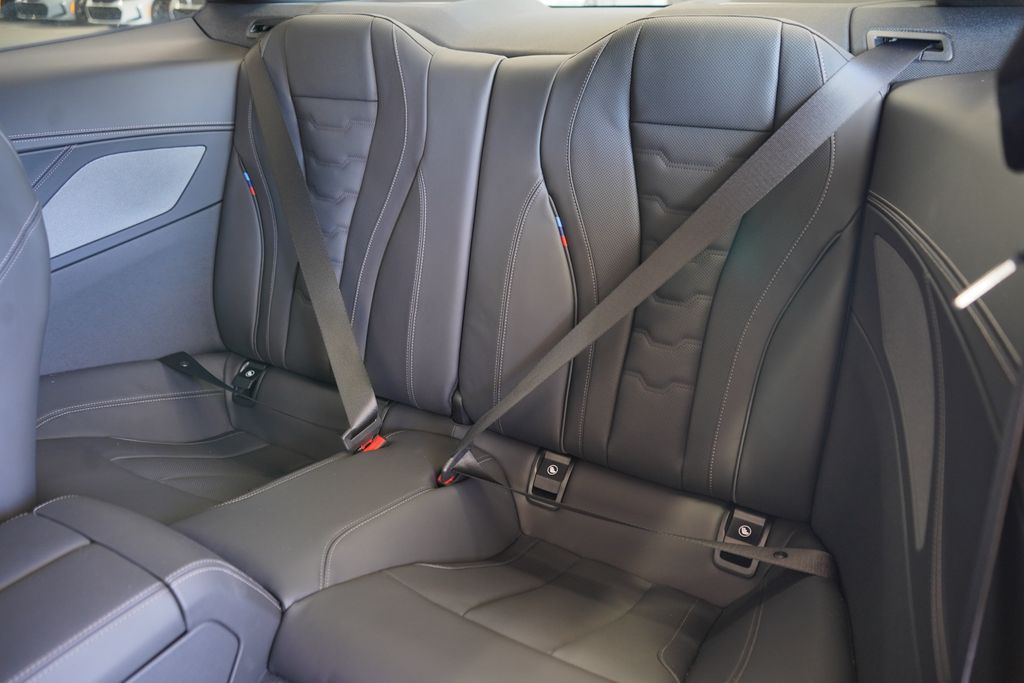 Thumbnail: 2026 BMW 8 Series - 20