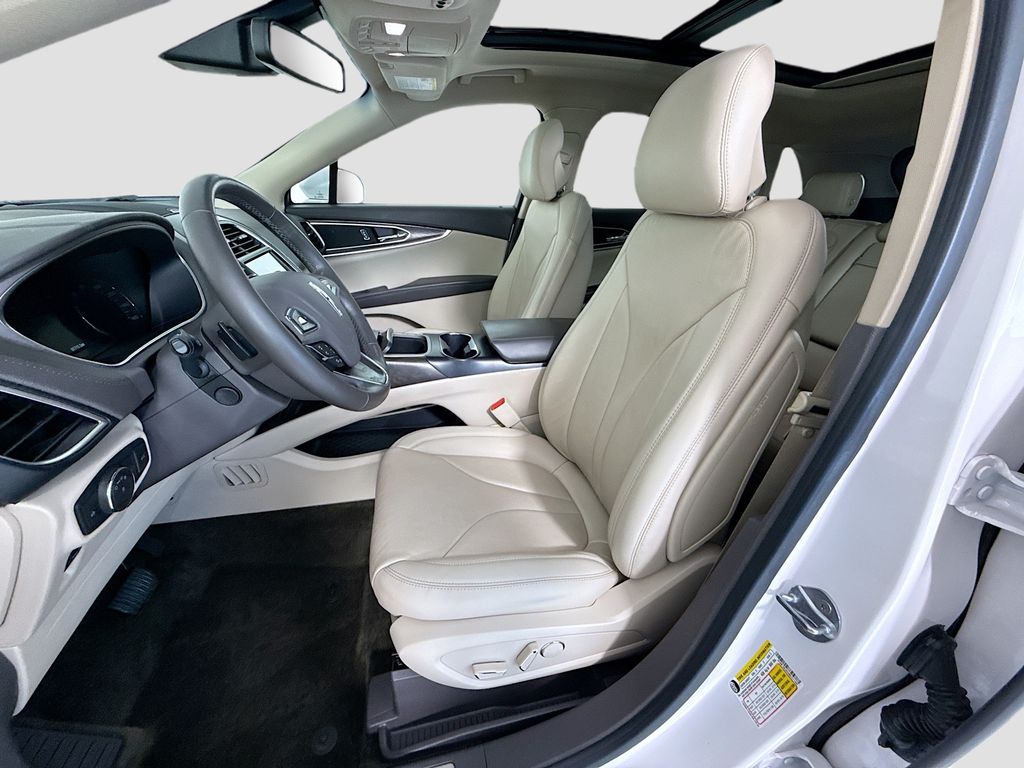 Thumbnail: 2017 Lincoln MKX - 19