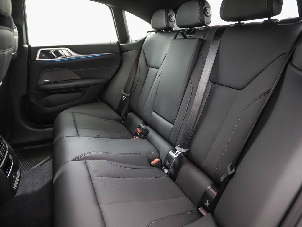 Thumbnail: 2026 BMW i4 - 23