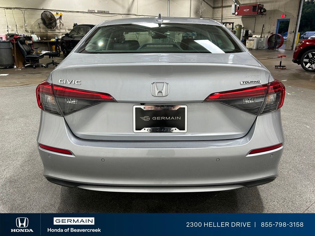 Used 2022 Silver Honda Touring image 7
