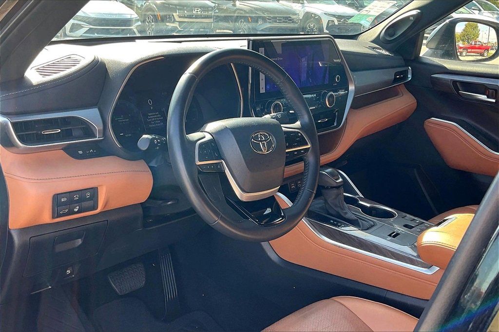 2024 Toyota Highlander