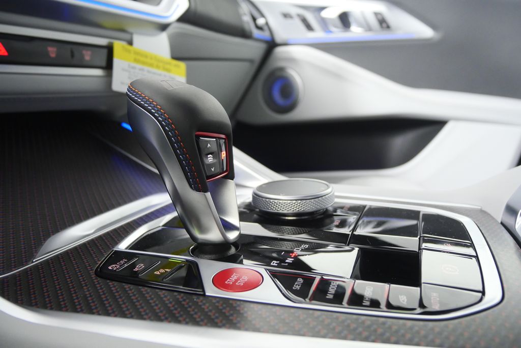 Thumbnail: 2026 BMW XM - 26