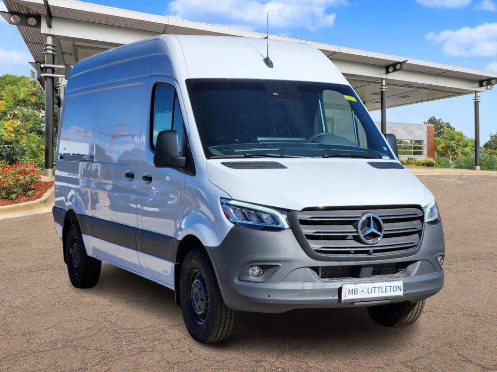 2024 Mercedes-Benz Sprinter 2500 Cargo 144 WB 2