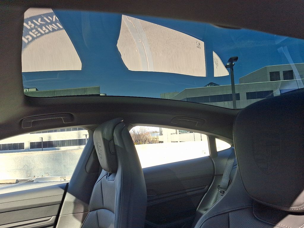 Thumbnail: 2026 Porsche Taycan - 15