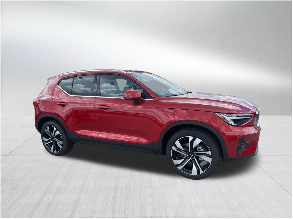 2025 Volvo XC40 B5 Plus Bright Theme photo