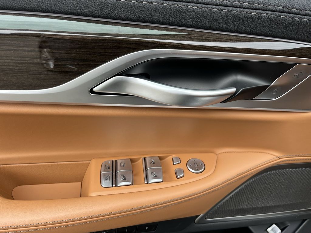 Thumbnail: 2022 BMW 7 Series - 13