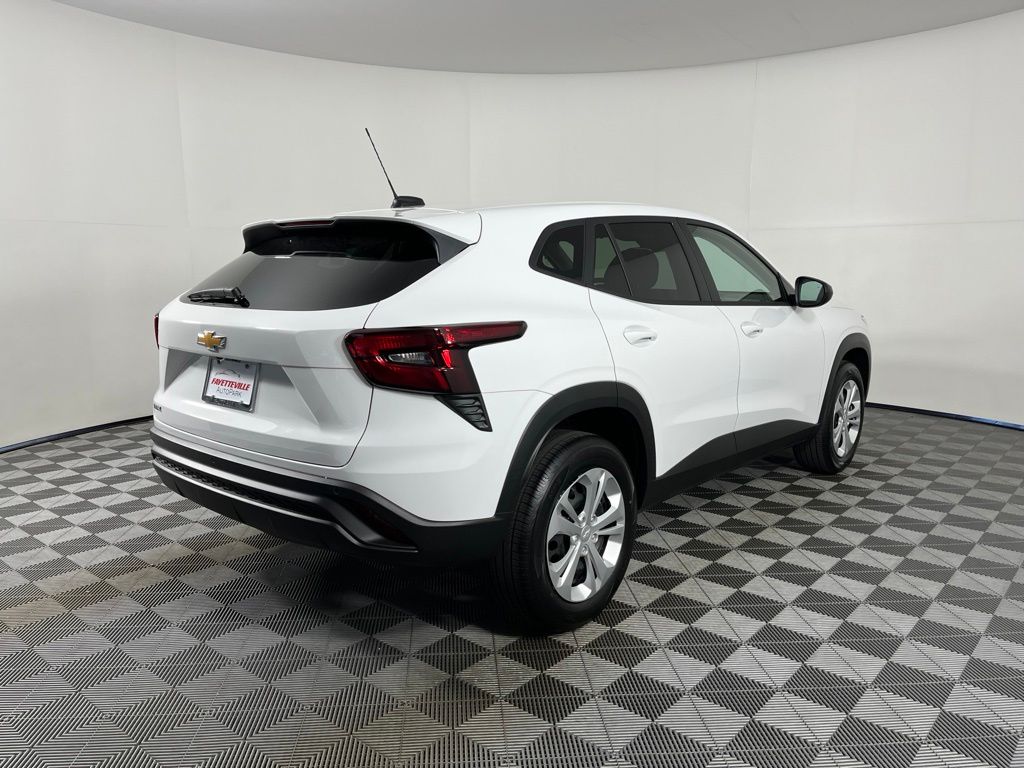 Thumbnail: 2026 Chevrolet Trax - 5