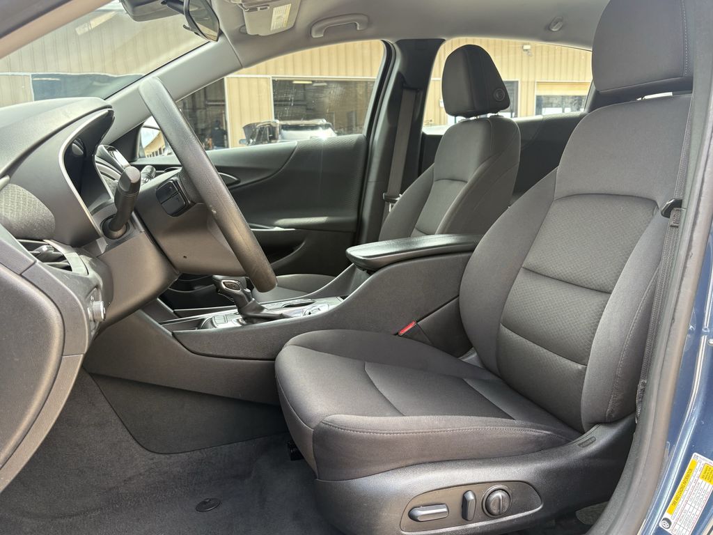2024 Chevrolet Malibu LT - 11