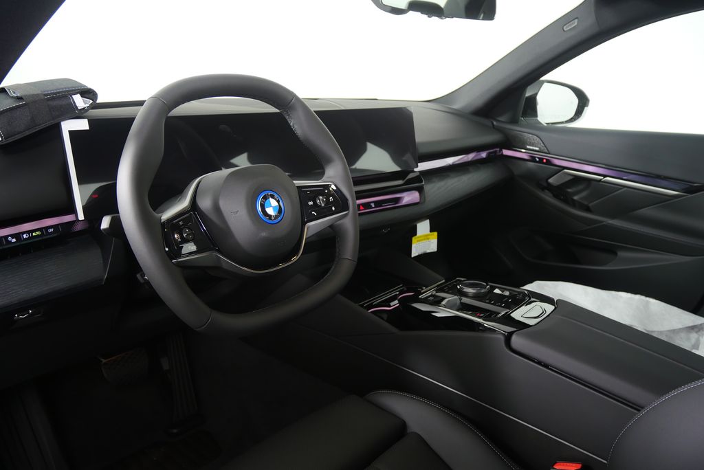 Thumbnail: 2026 BMW i5 - 12