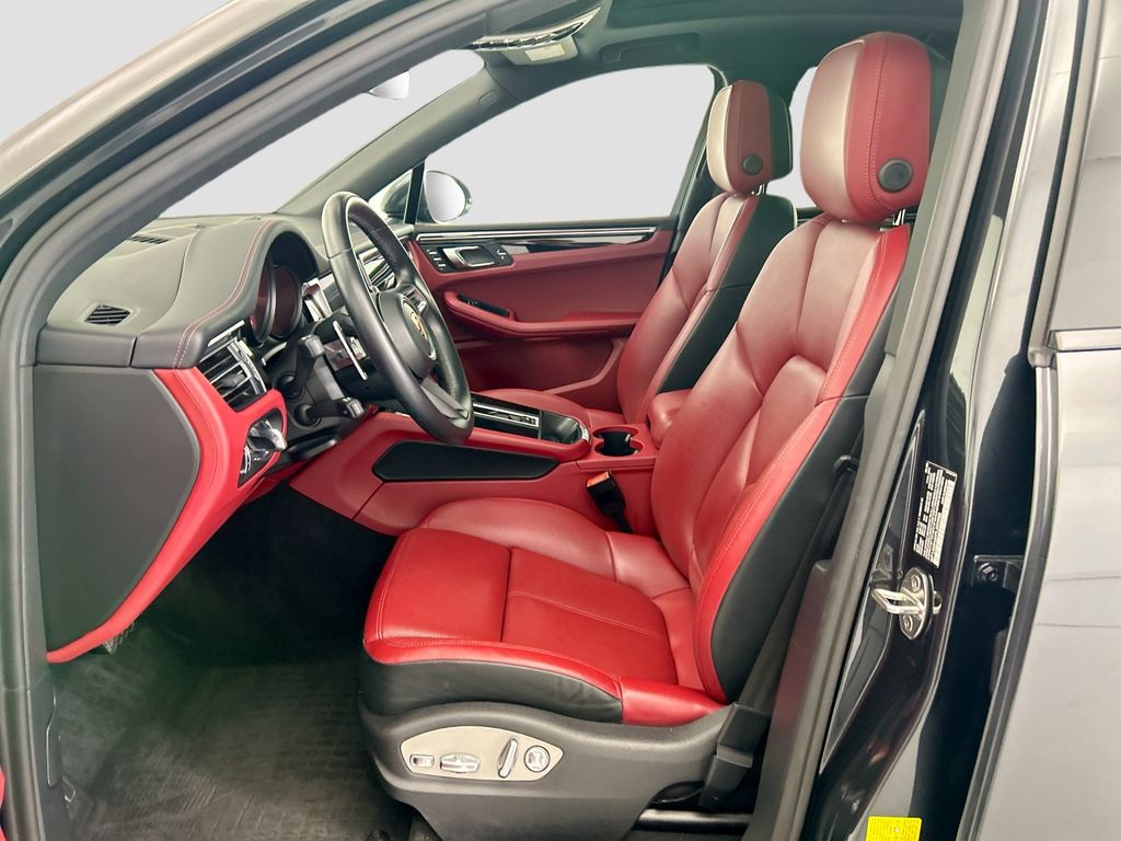 Thumbnail: 2023 Porsche Macan - 5