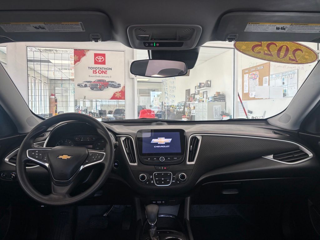 Used 2025 Chevrolet Malibu Sedan