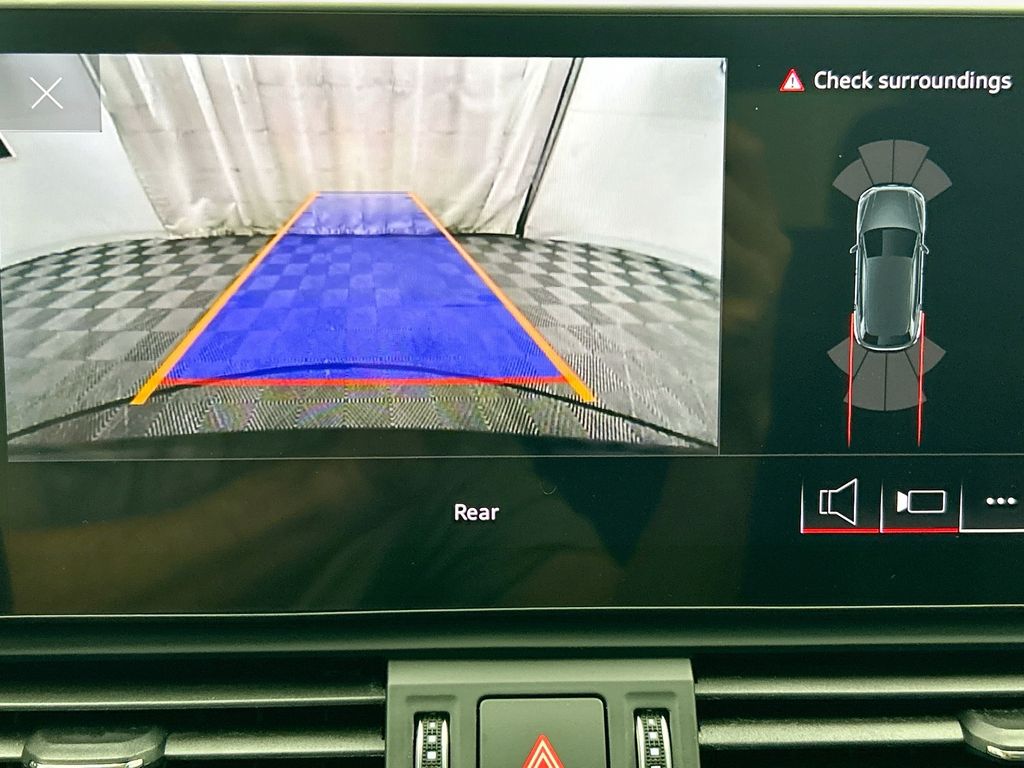 Thumbnail: 2023 Audi Q5 - 14