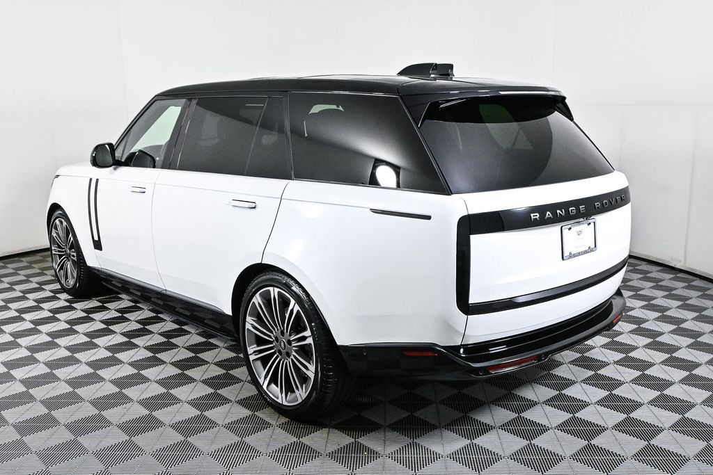 2024 Land Rover Range Rover SE 4