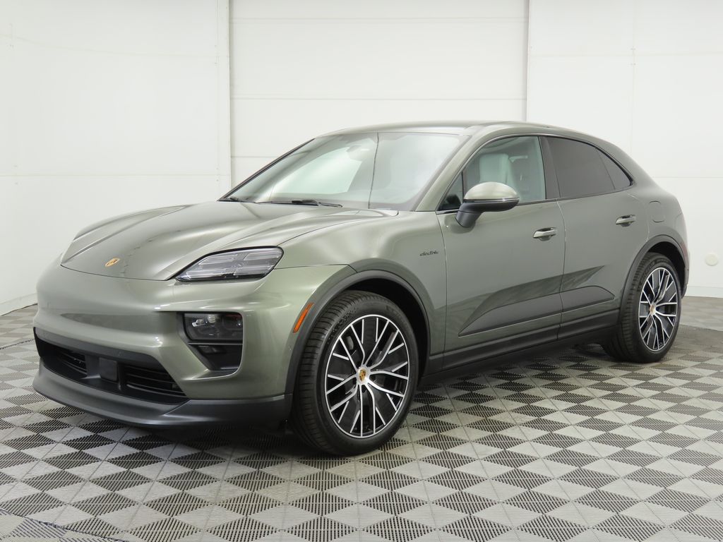 2024 Porsche Macan T -
                Phoenix, AZ