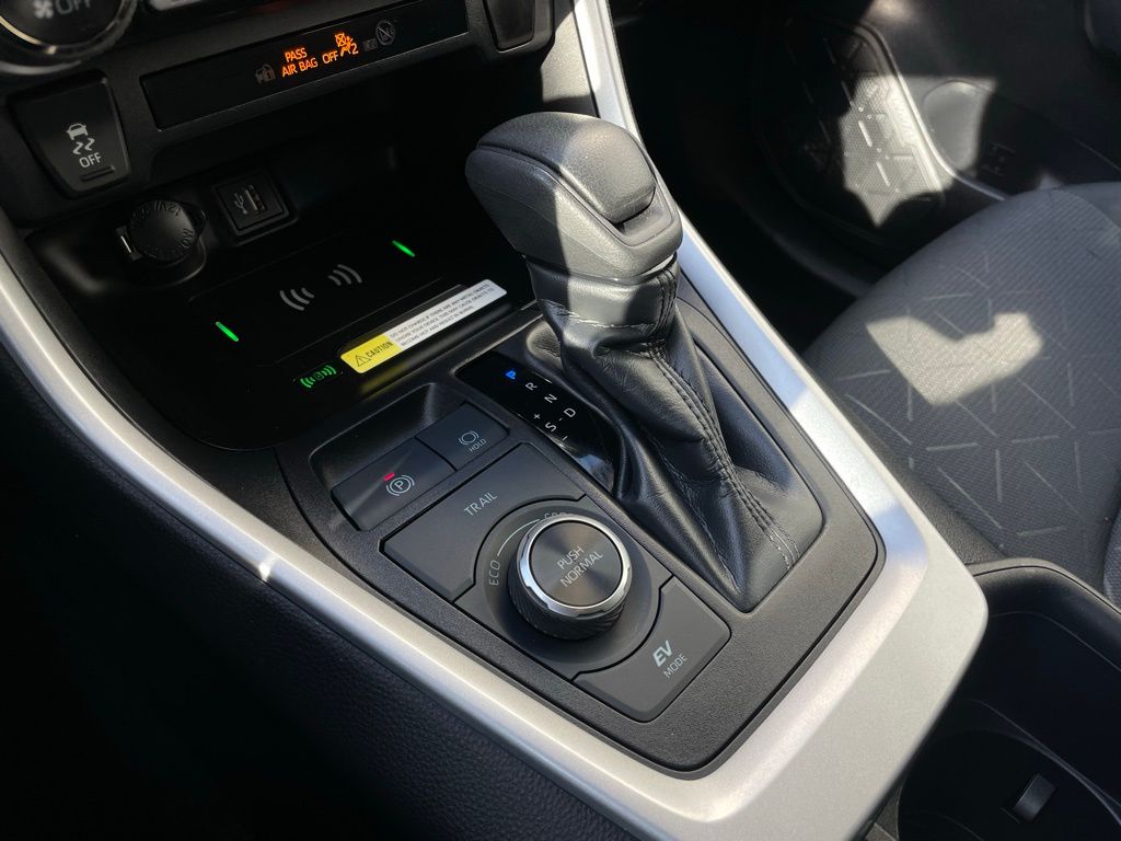 Thumbnail: 2024 Toyota RAV4 - 19