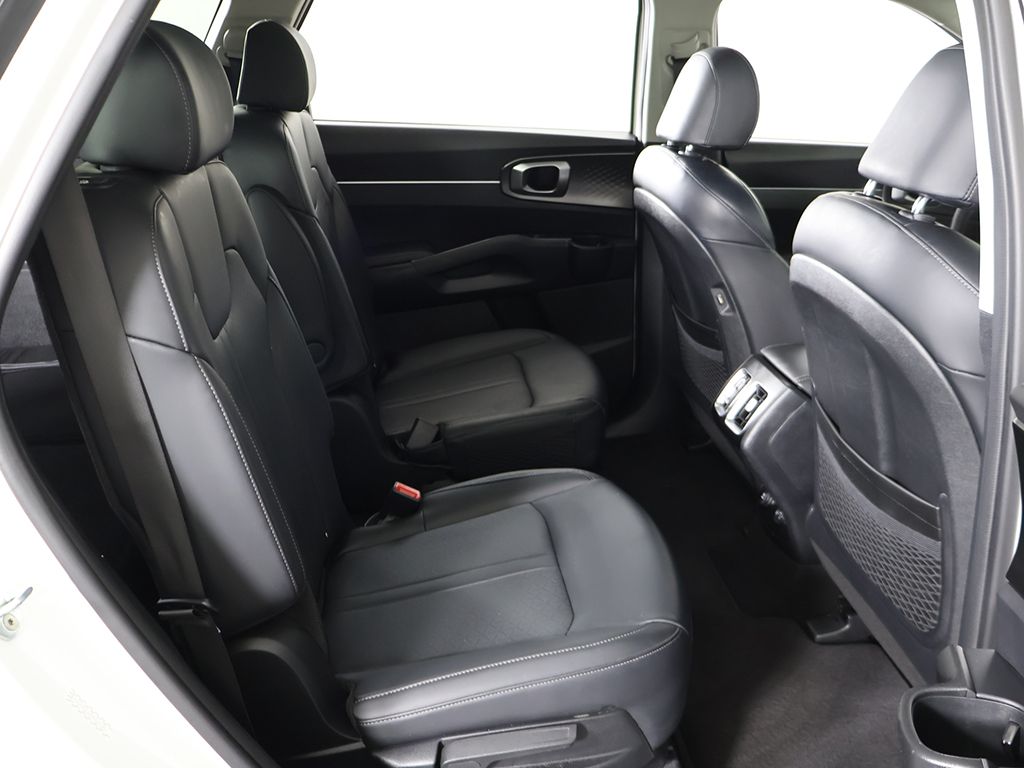 Used 2022 White Kia EX image 37