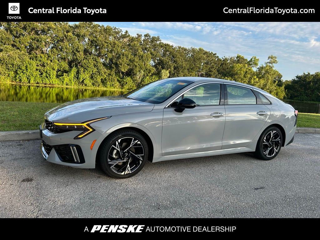 Thumbnail: 2025 Kia K5 - 1