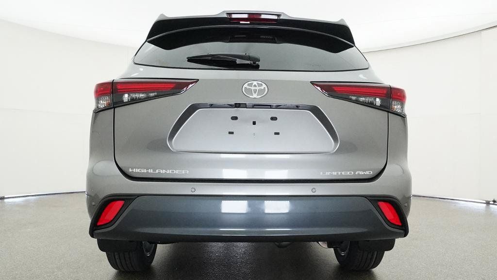 Thumbnail: 2026 Toyota Highlander - 24