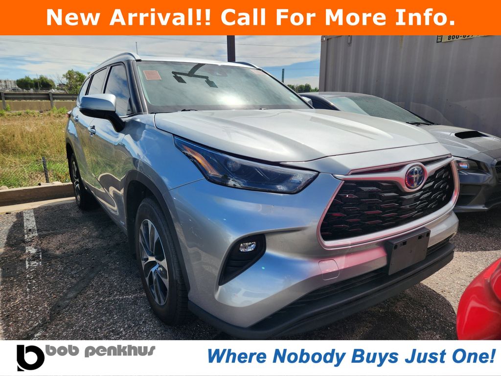 2022 Toyota Highlander Hybrid XLE