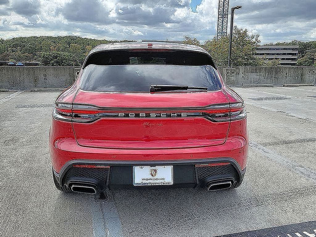 Thumbnail: 2025 Porsche Macan - 9
