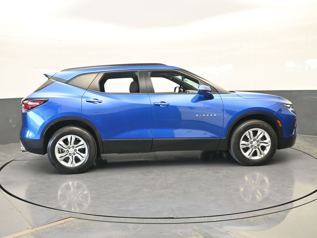Used 2019 Kinetic Blue Metallic Chevrolet Base image 7