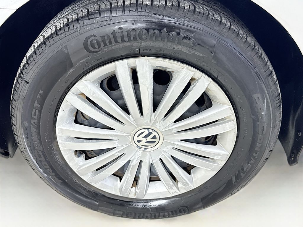 Used Car 2015 Volkswagen Passat  1.8t S For Sale Under $10,000 In Austin, Texas