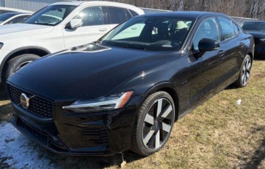 Onyx Black Metallic 2024 Volvo S60 Recharge T8 Ultimate Dark Theme eAWD Sedan All-Wheel Drive Automatic