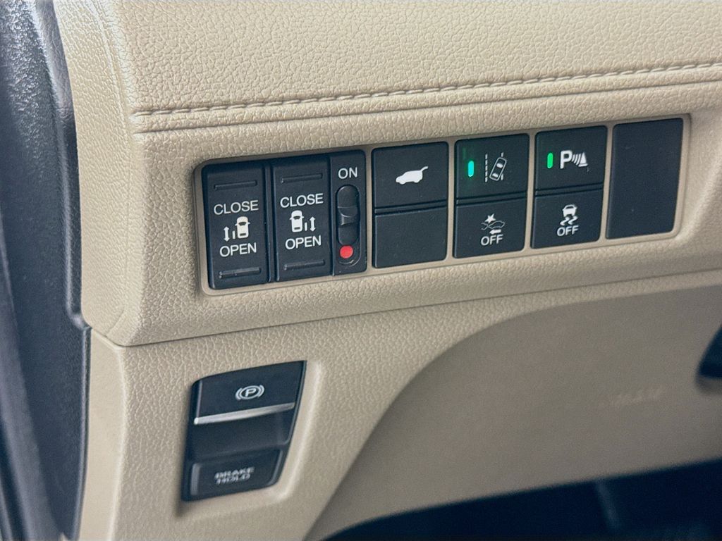 Used Car 2019 Honda Odyssey  Touring For Sale Under $30,000 In Austin, Texas