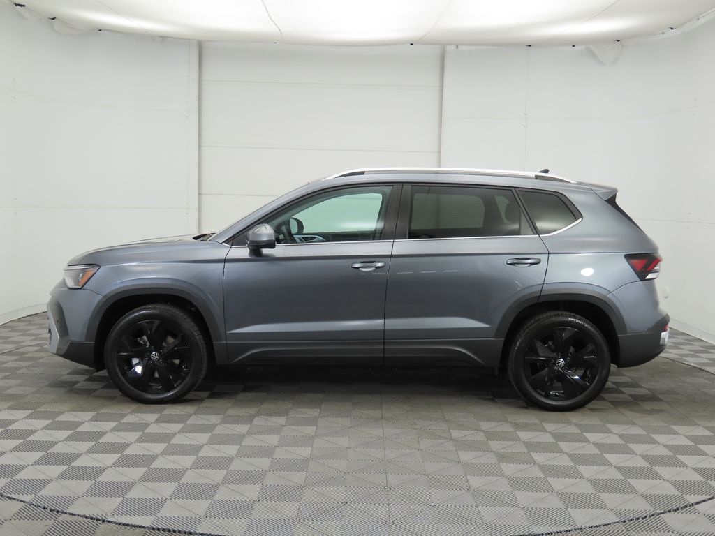 2025 Volkswagen Taos SE 9