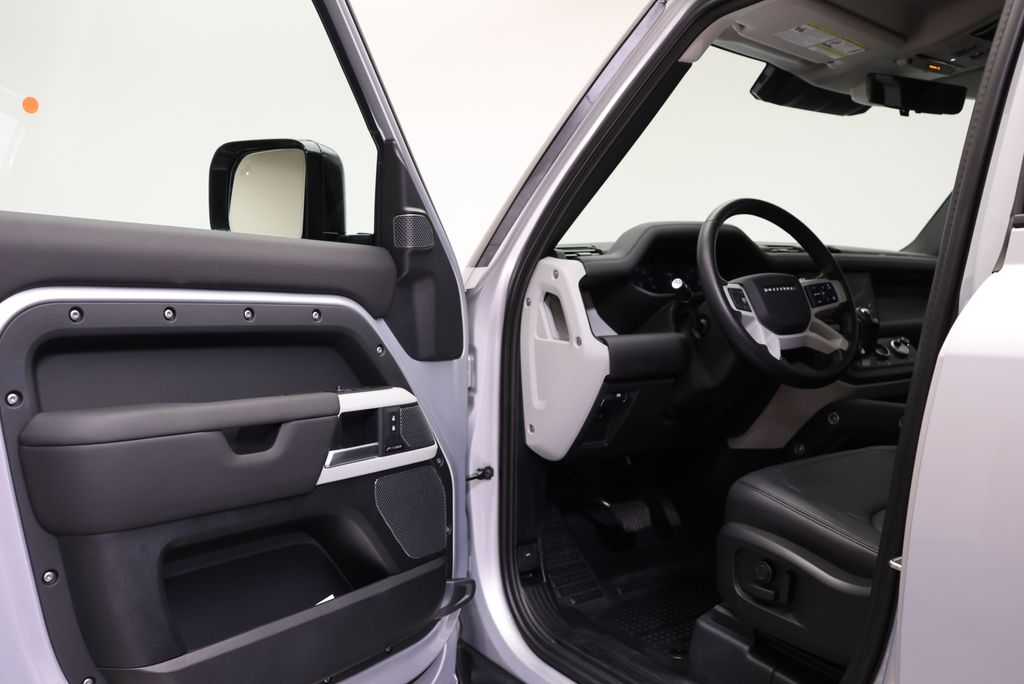 Thumbnail: 2024 Land Rover Defender - 27