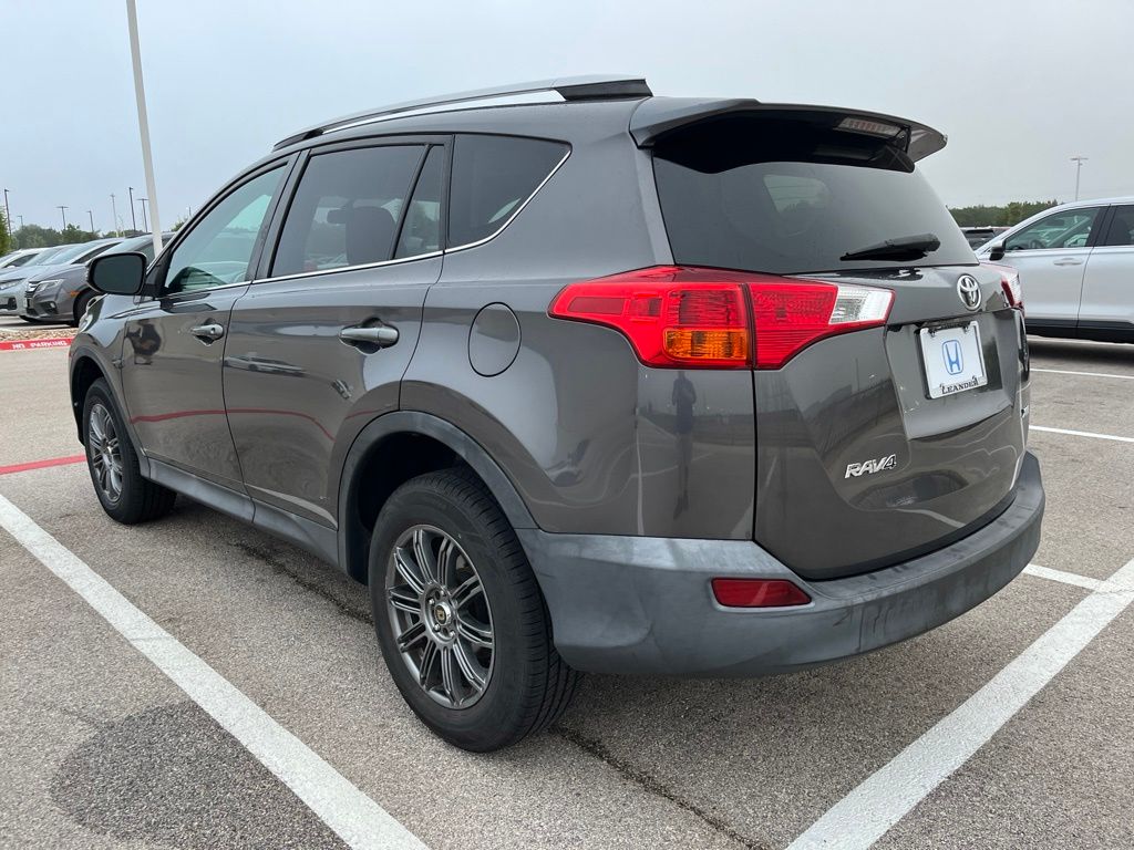 Thumbnail: 2015 Toyota RAV4 - 6