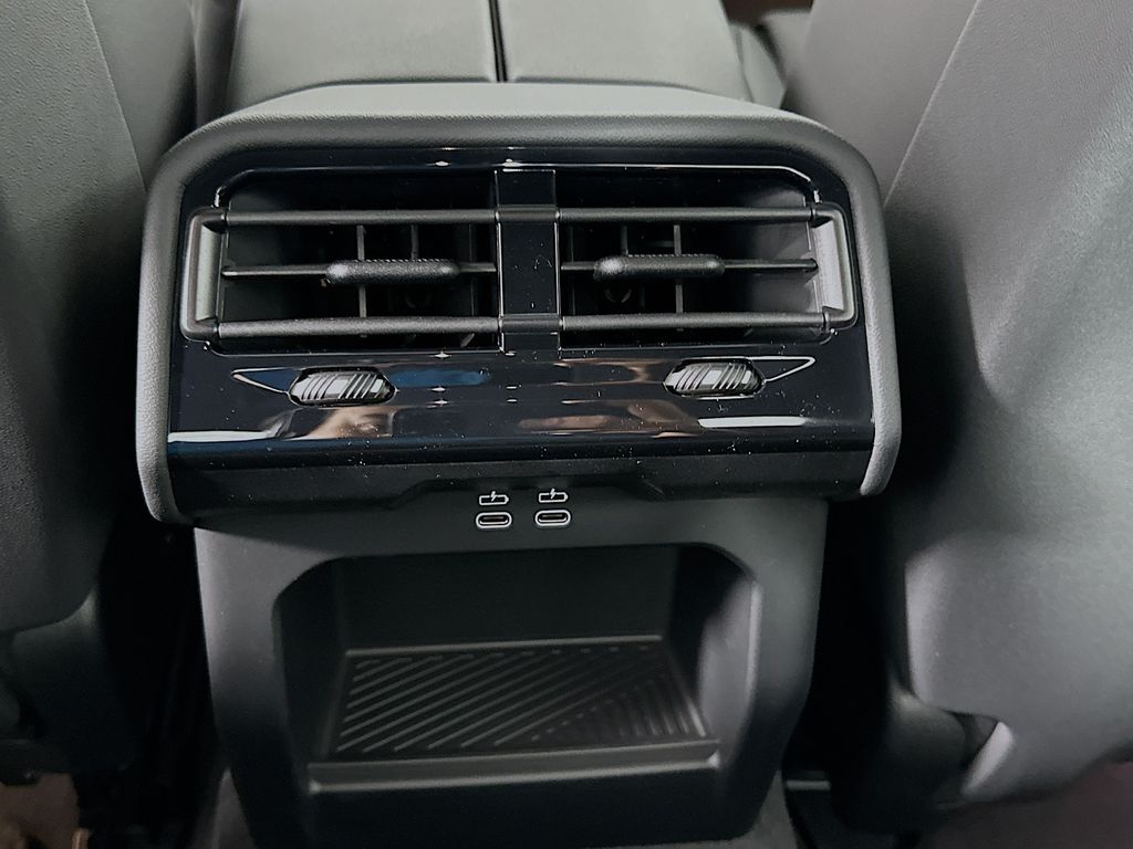 Thumbnail: 2024 BMW i5 - 18