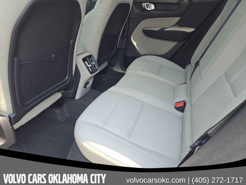 2026 Volvo XC40 Plus - Photo 32