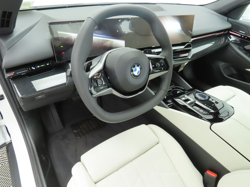 2025 BMW 5 Series 530i 9