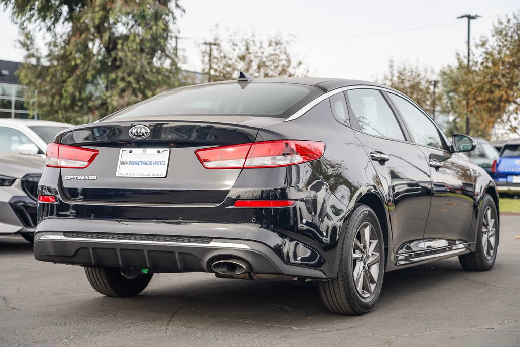 2019 Kia Optima LX 8