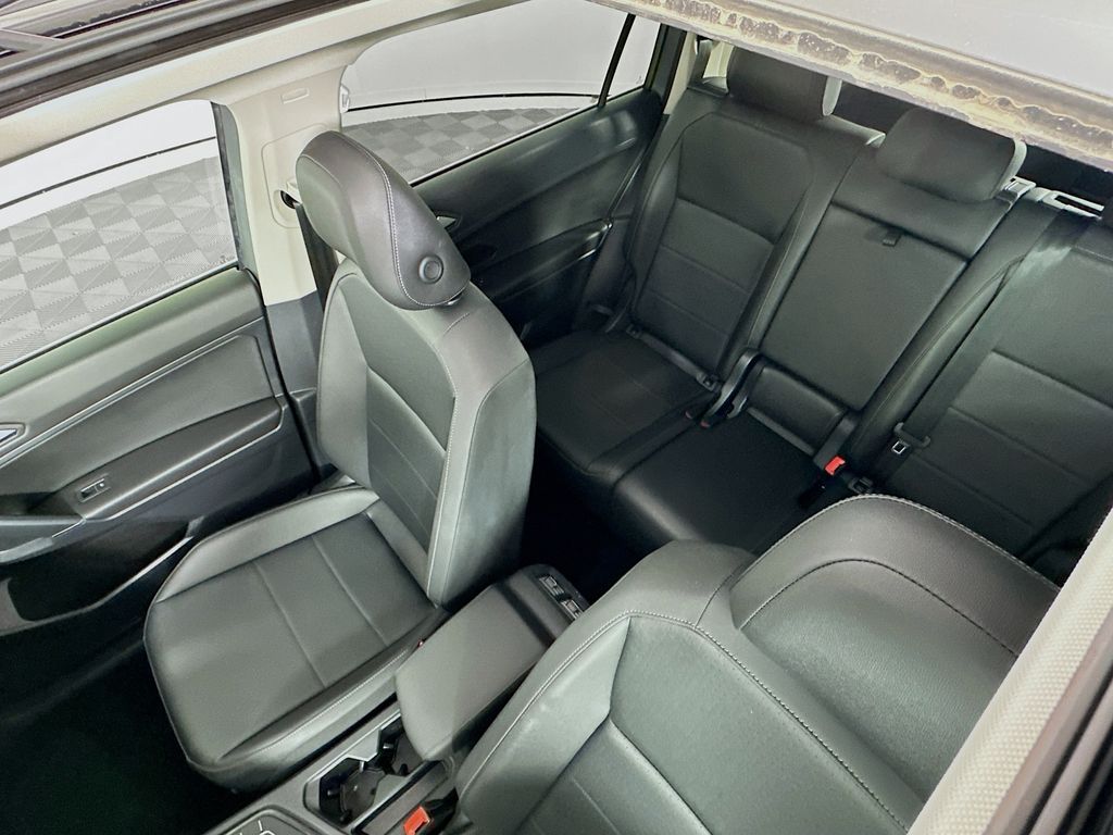 Thumbnail: 2020 Volkswagen Tiguan - 21