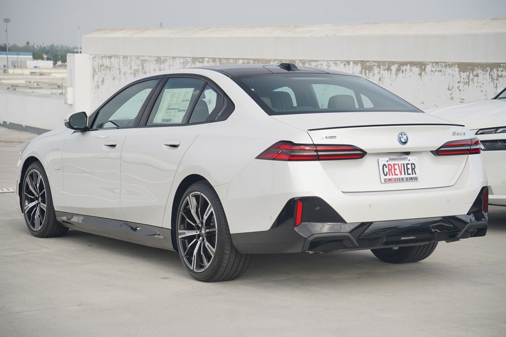 Thumbnail: 2026 BMW 5 Series - 7