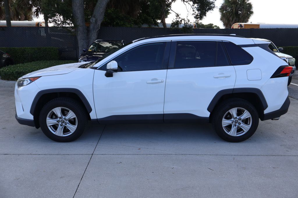Thumbnail: 2020 Toyota RAV4 - 6