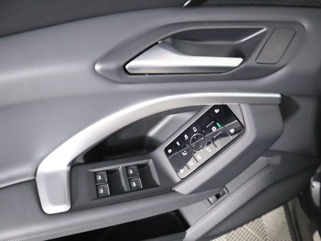 Thumbnail: 2025 Audi Q5 - 26